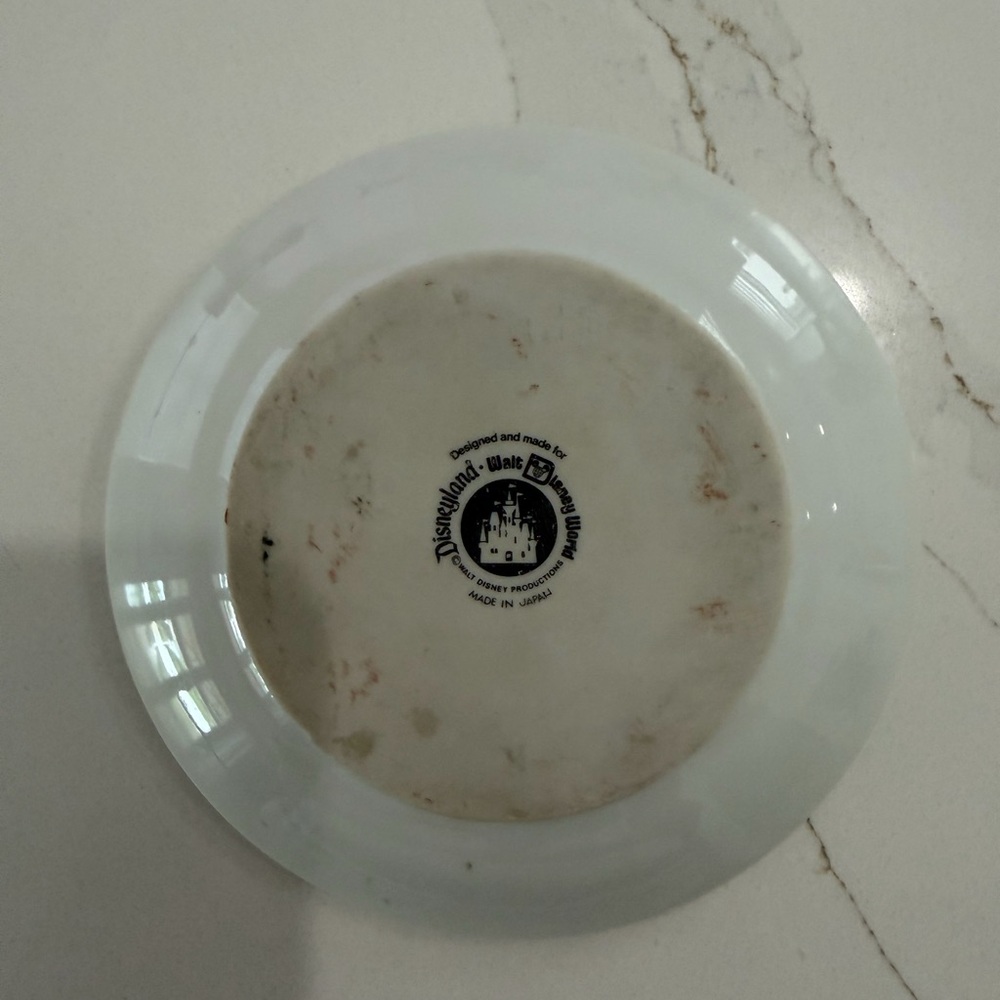 Disney Walt Disney World White, Yellow & Red Castle Ashtray - Picture 2 of 2